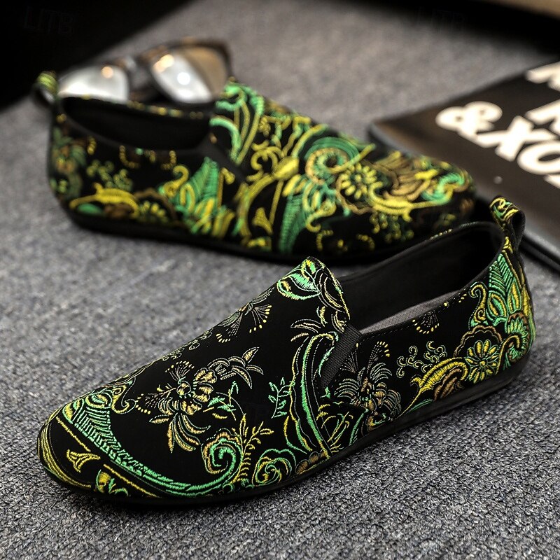 Black and Green Embroidered Slip-On Shoes for Men – Stylish Casual Shoes with Floral Design, Suitable for Parties and Fashion-Forward Occasions4