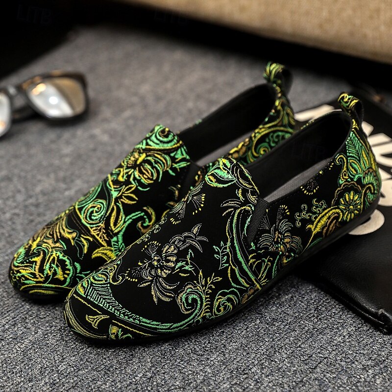 Black and Green Embroidered Slip-On Shoes for Men – Stylish Casual Shoes with Floral Design, Suitable for Parties and Fashion-Forward Occasions2