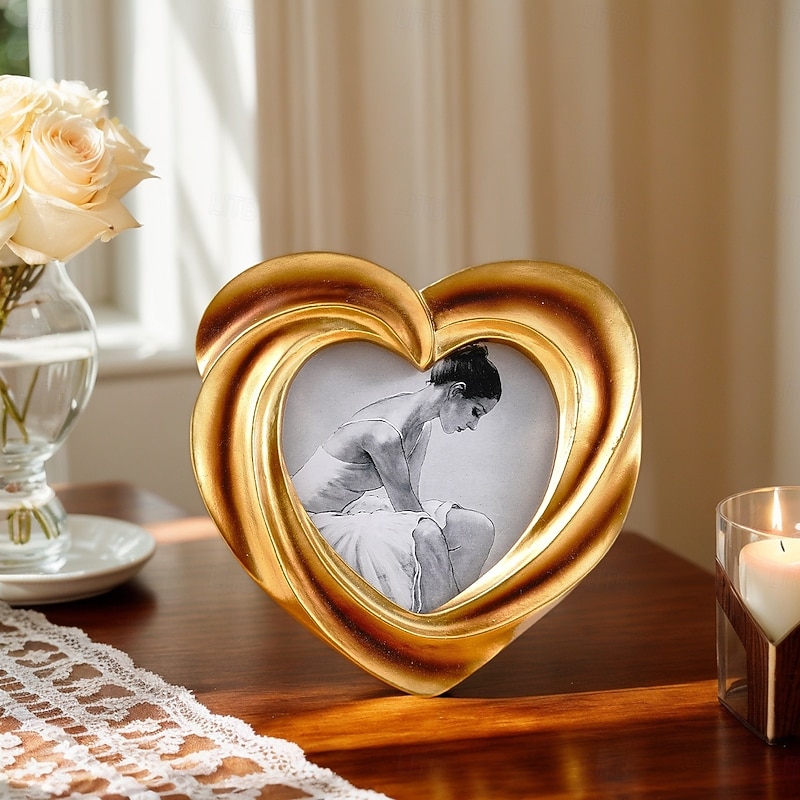 Gold Cream Heart-Shaped Embossed Resin Photo Frame – Warm Home Décor for Family Photos & Photography Props