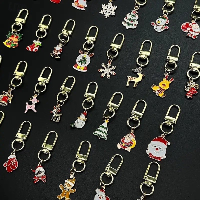 30pcs Christmas Keychains Random Type, Cute Alloy Key Rings for Bags, Backpacks, Car Keys, Random Styles Holiday Gift Set