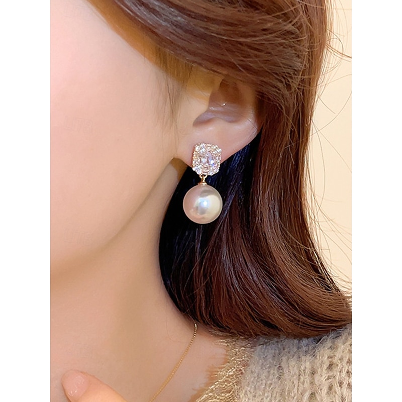 Women's Crystal Rhinestone Pearl Earrings - Gold Statement Stud Earrings with Cluster Charm on Top, Elegant Alloy Jewelry for Work, Dates and Formal Occasions2