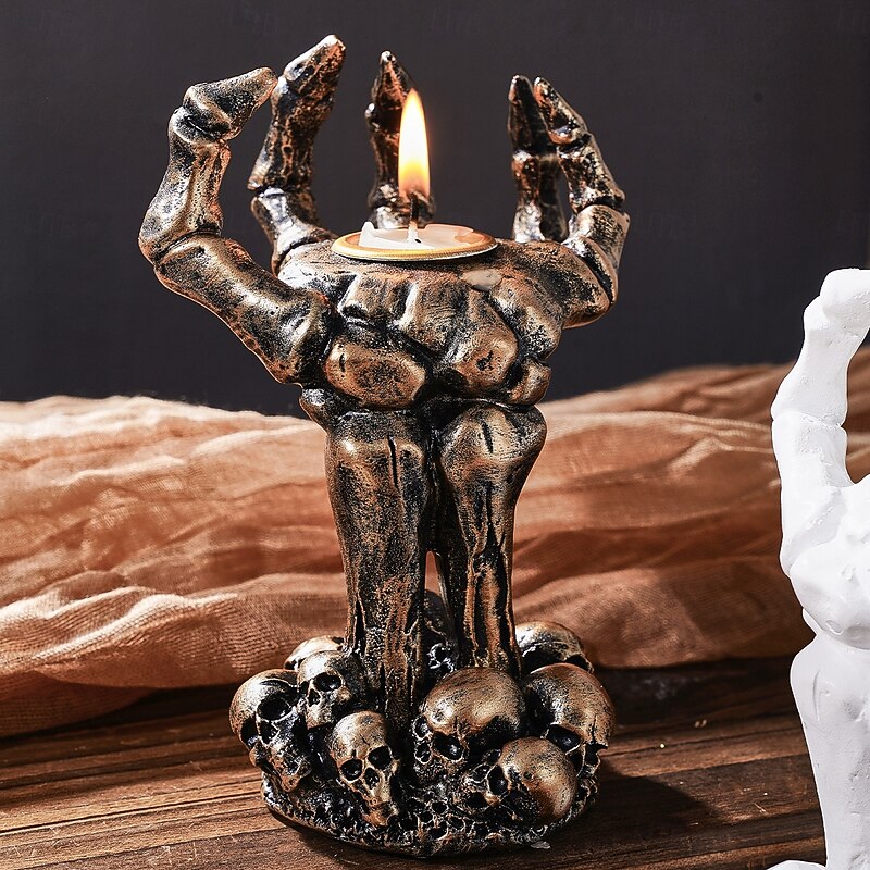 1PC Halloween Retro Skull Hand Decorative Candlestick Resin Material Skull Hand-shaped Candle Candlestick Base Suitable for Festive Party Atmosphere Decoration Haunted House Decoration Candlestick4