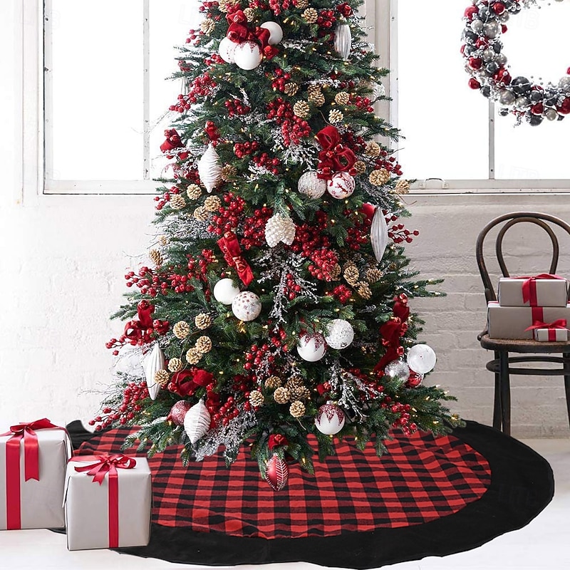 Christmas Tree Skirt Red and Black Plaid Velvet Fabric 120cm Festive Holiday Decoration Perfect Christmas Tree Base Cover Cozy Seasonal Home Ornament