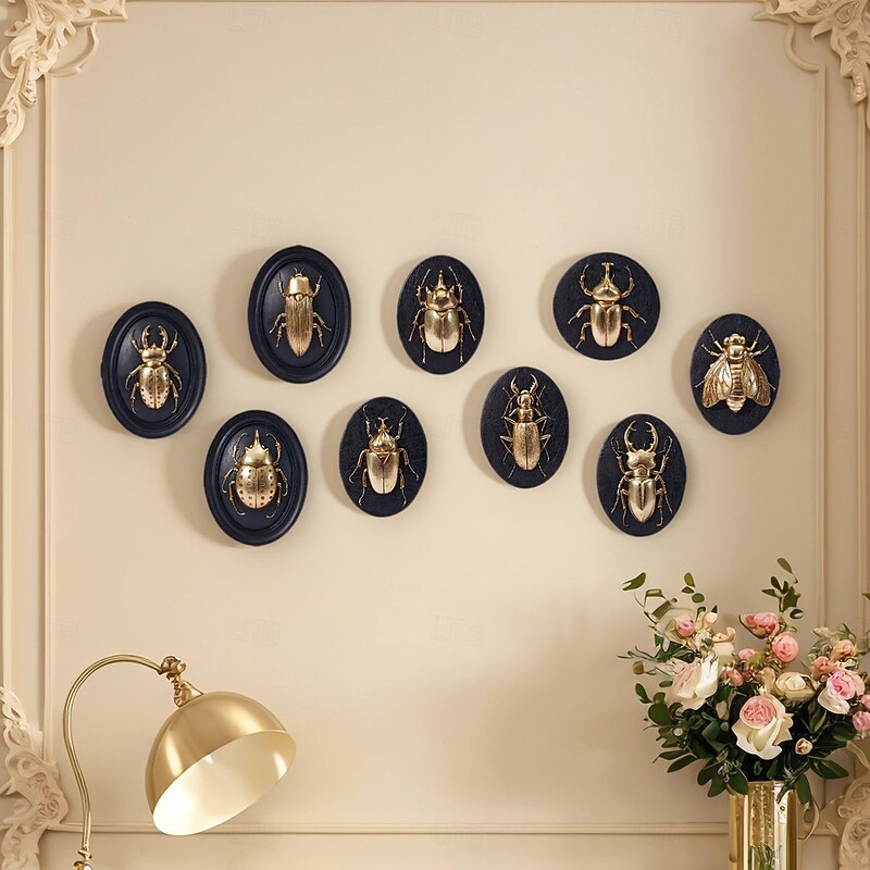 Golden Beetle Wall Decor, Black Oval Frame Insect Ornament, Handmade ABS Resin Sculpture, Collectible for Insect Enthusiasts, Ideal for Bug Museum, Themed Party, and Home Wall Decoration