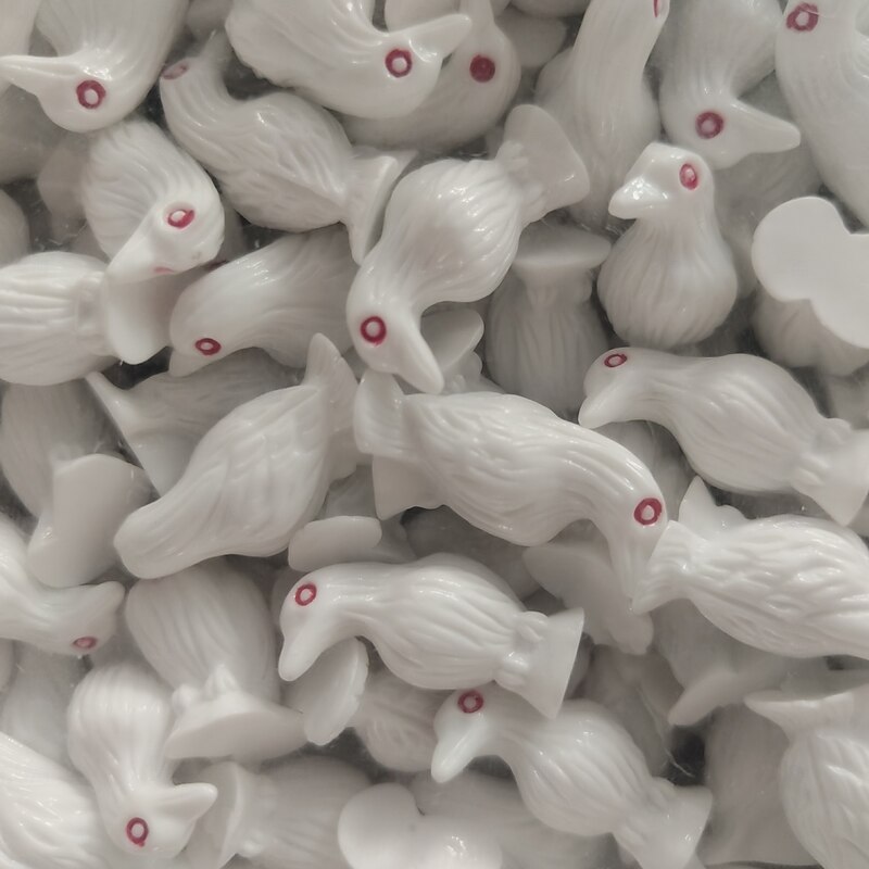 50pcs Mini Crow Figurines Black White Raven Statues with Standing Base Gothic Halloween Decorations Suitable for Halloween, Christmas, Thanksgiving Day Gifts3