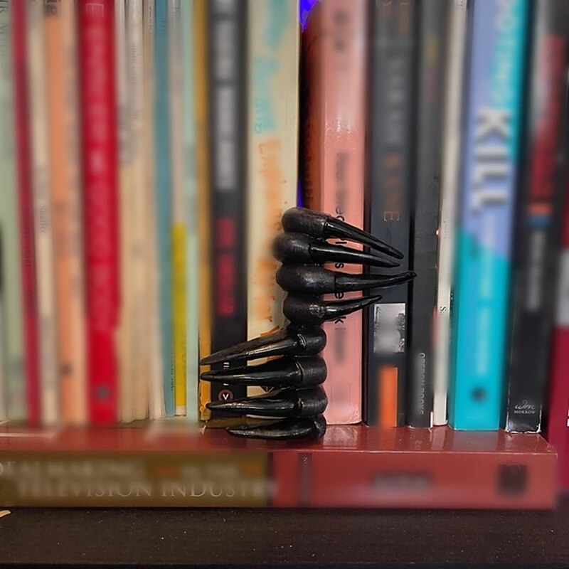 Halloween Gothic Bookmarks, Cool 3D Demon Hand Bookmark, Handmade Resin Witch Demon Claw Hand Bookmarks, Horror Home Decor Bookshelf Ornaments, Novelty Creative Gifts3