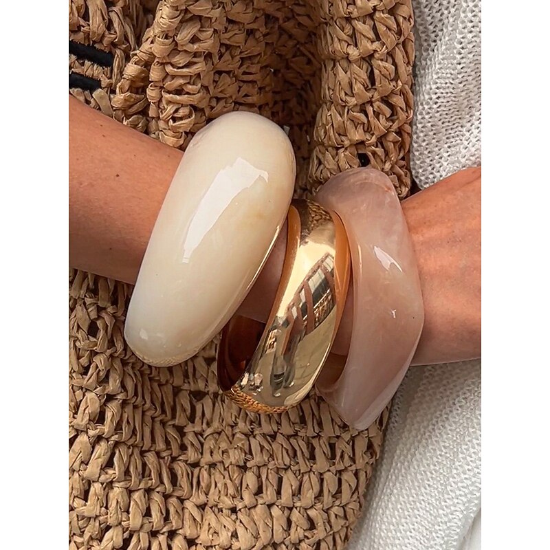 Women's Chunky Resin and Metal Bangles – Bold Statement Bracelets for Women, Retro Minimalist Style, Ideal for Parties, Everyday Wear and Casual Outfits4