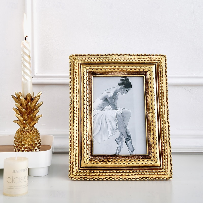 1PC European-style Golden Classical Three-dimensional Pattern Decorated Rectangular Photo Frame Resin Material Warm Home Decoration Suitable for Family Photo Display and Photography Decoration Props