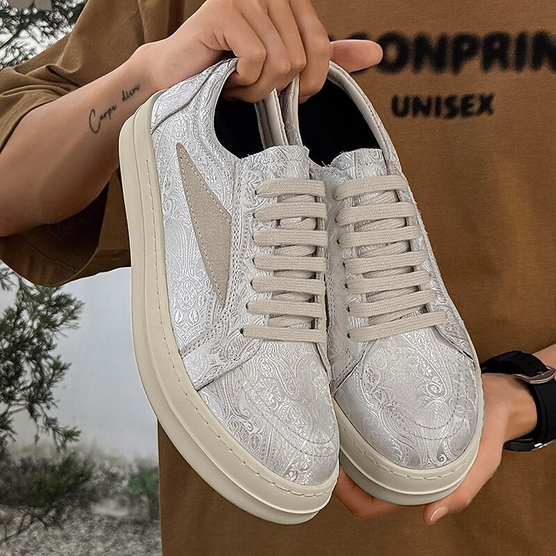 Men's White Lace-Up Casual Sneakers – Lightweight Textured Low-Top Shoes for Walking, Travel and Everyday Wear2