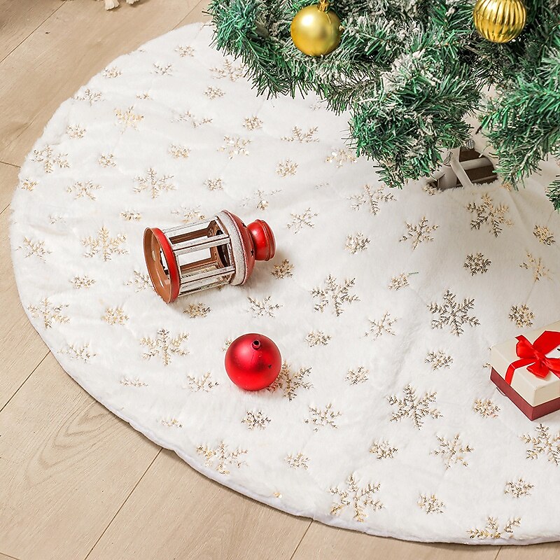 Christmas Tree Skirt New Round Plush Snowflake Design Soft Holiday Decoration Mat for Home Christmas Tree Base Cover Festive Seasonal Accessory