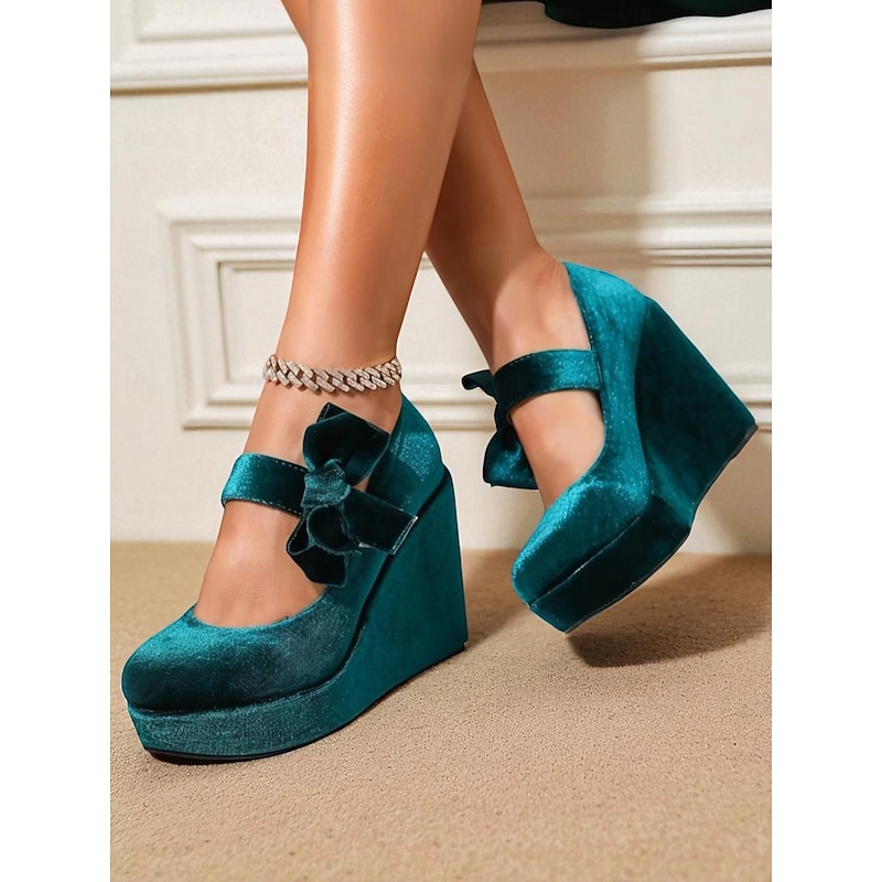 Women's 1950s-Inspired Green Velvet Wedge Mary Jane Heels with Bow - Retro Christmas Party Platform Dress Shoes for Holiday Celebrations and Evening Outfits