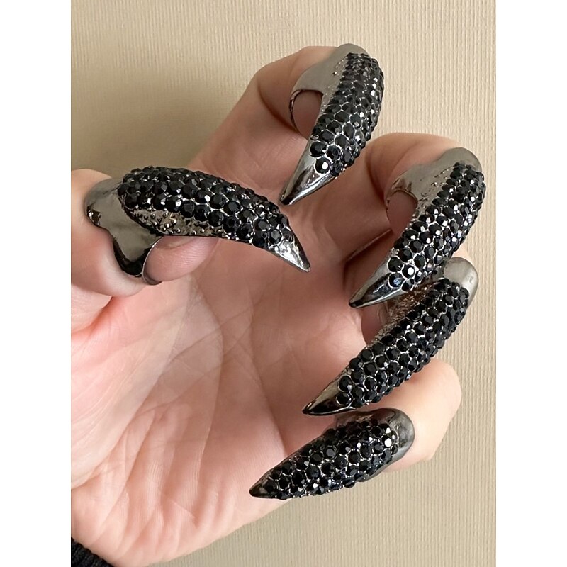 Women's Gothic Claw Rings with Crystal Rhinestone Design – Sharp, Elegant, and Edgy, Perfect for Halloween, Costume Parties and Alternative Fashion2