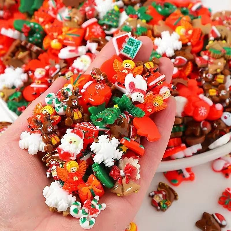 100pcs Christmas Resin Mixed Decorations – DIY Craft Accessories for Hair Clips, Greeting Cards, Phone Cases, and Handmade Projects3