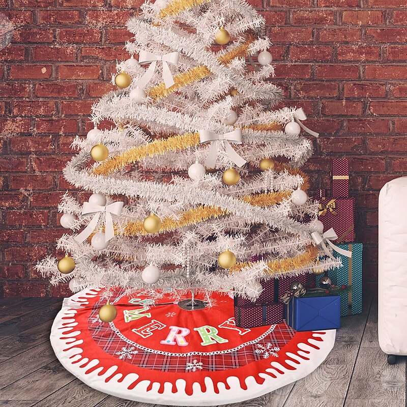 Christmas Tree Skirt Festive Plaid Snowflake Design Christmas Tree Base Cover Holiday Decoration Perfect Seasonal Home Ornament for Christmas Tree Celebration3
