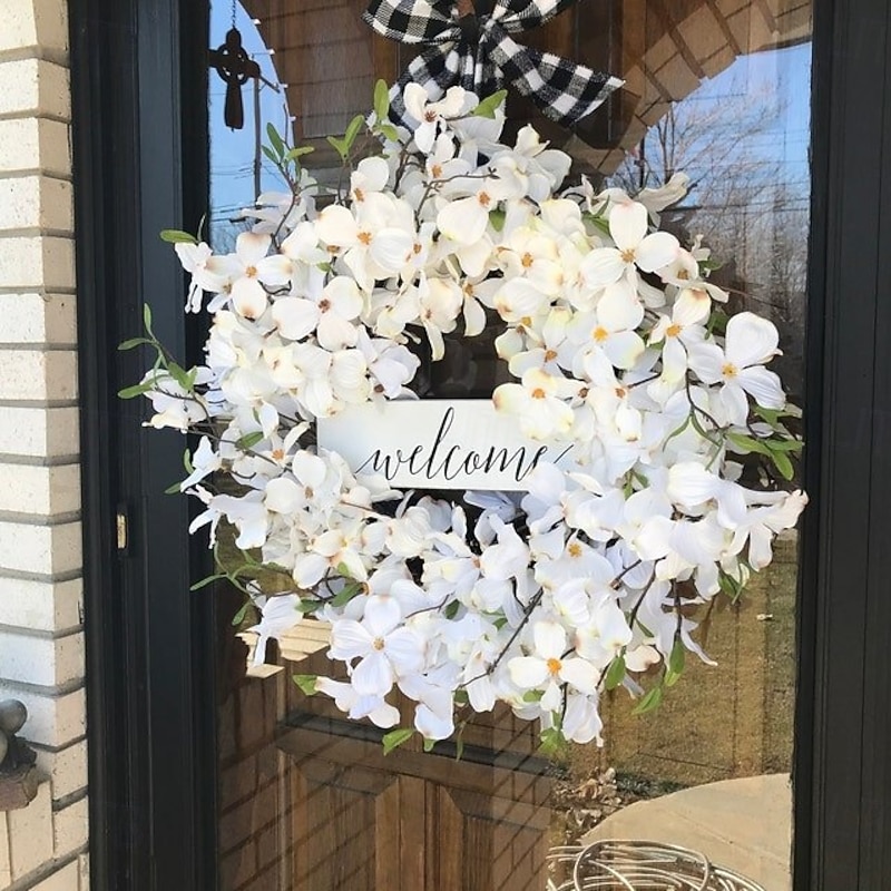 Christmas Spring Floral Wreath Front Door Hanging Realistic Flowers and Butterfly Bow Decoration Festive Holiday Scene Setup Perfect Seasonal Home Party Ornament