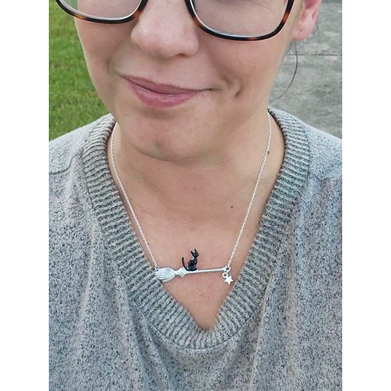 Women's Halloween Witch Broom Necklace with Black Cat and Star Pendant – Cute and Elegant Jewelry for Halloween Parties and Themed Occasions4