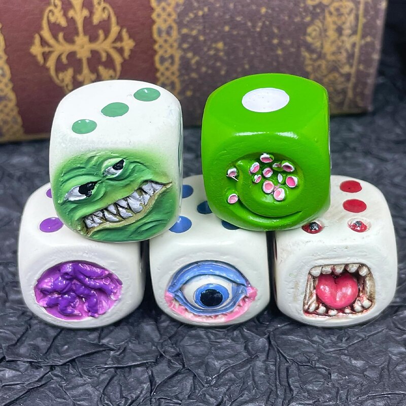 5 pcs Monster Dice, Funy Monster Face Resin Dice Set, Halloween Tabletop Game Dice Set Props, Weird Monster Dice Set for Table Games, Role Playing Games, Offices Home Party Game Props Gift4