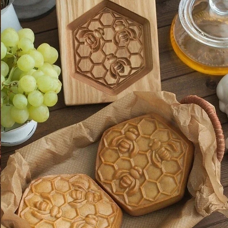 Wood Patterned Cookie Mould Beech Wood Biscuit Cutter Reusable Wooden Baking Mold for Traditional Cookies Pastries Crisp Biscuit Press Stamp Kitchen Baking Tool