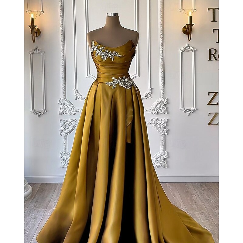 Crystal-embellished A-Line Evening Gown Elegant Dress Formal Wedding Sweep / Brush Train Sleeveless Strapless Satin Lace Up with Ruched Setails 20254