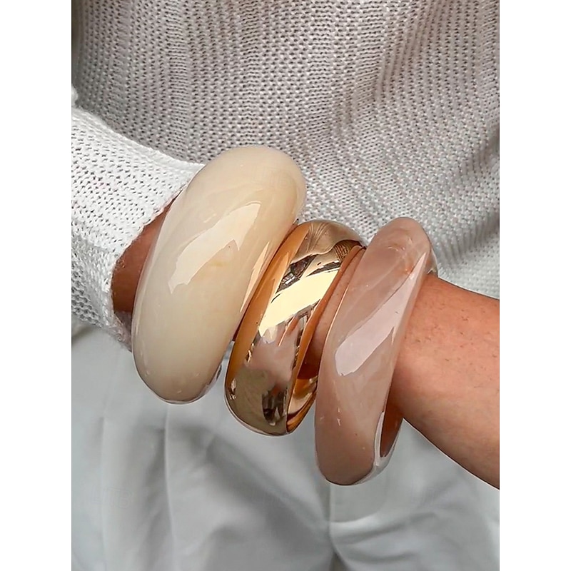 Women's Chunky Resin and Metal Bangles – Bold Statement Bracelets for Women, Retro Minimalist Style, Ideal for Parties, Everyday Wear and Casual Outfits2