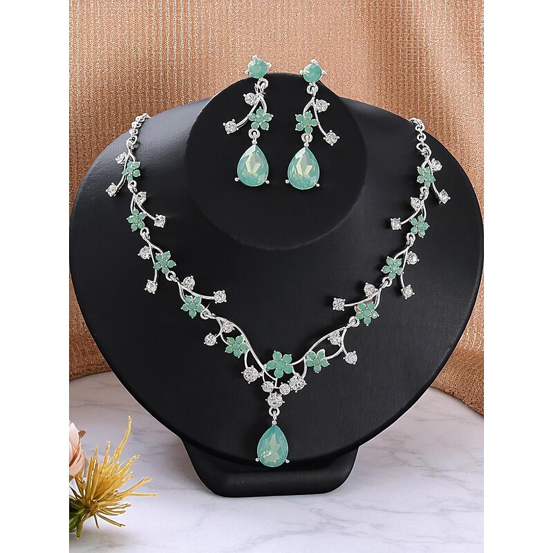 Women's Gold-Tone Floral Necklace and Earrings Set with Purple and Clear Crystals, Elegant Jewelry for Parties and Special Occasions2