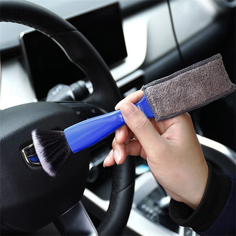 A 2-in-1 Car Vent And Interior Cleaning Brush Suitable For Air Conditioning Vents And Car Interiors Easily Cleans Your Car Interior.4