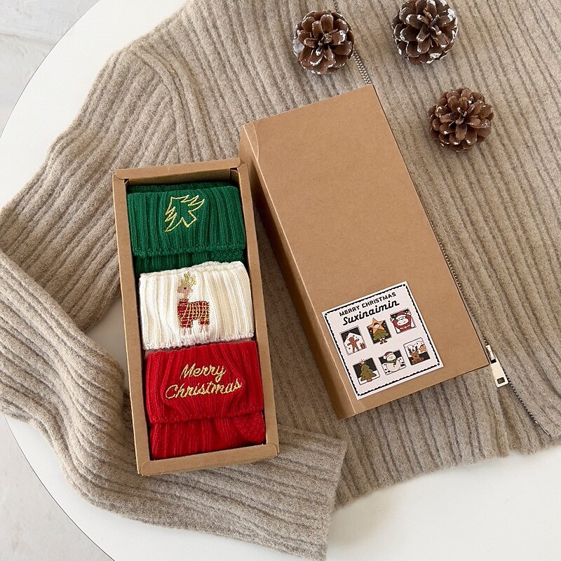 Christmas Socks for Women, Cute Red Mid-Calf Cotton Socks with Embroidered Cartoon Design, Cozy Winter Holiday Socks, Japanese Style Kawaii Fashion Crew Socks3