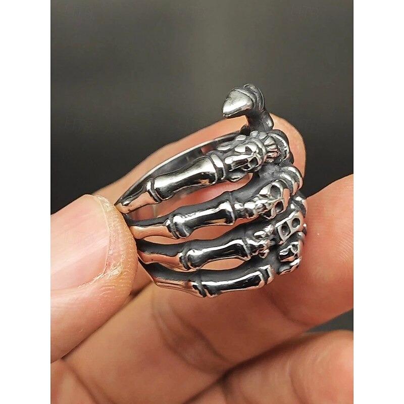 Men's Gothic Skeleton Hand Ring – Unique Alloy Design with Skull Details, Perfect for Halloween, Costume Parties and Gothic Fashion Enthusiasts4
