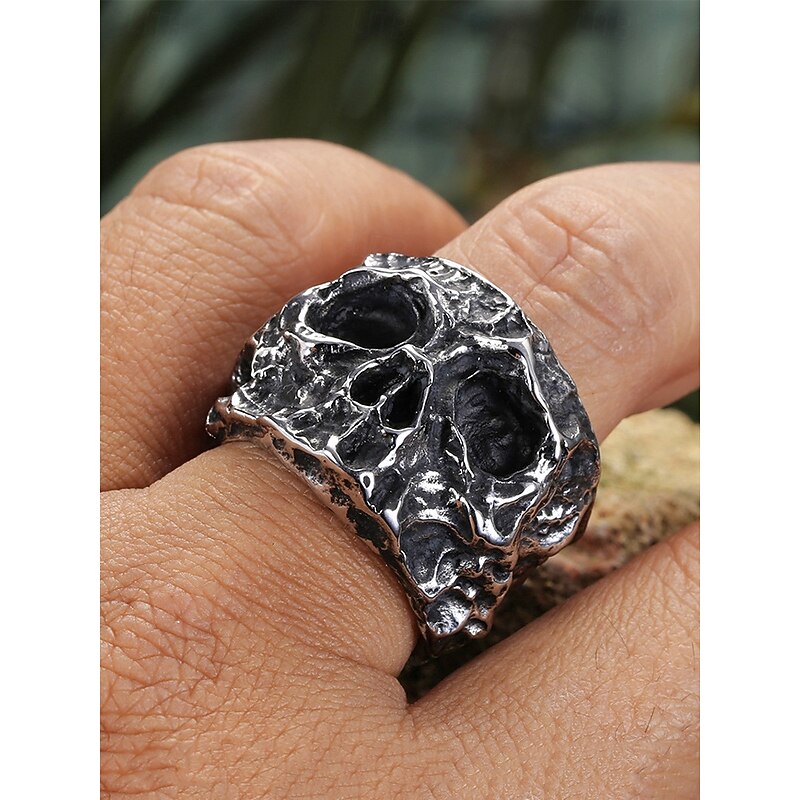 Men's Halloween Skull Ring - Stainless Steel Goth Punk Knight Ring, Textured 3D Skull, Oxidized Silver Finish, Statement Jewelry for Parties and Cosplay3