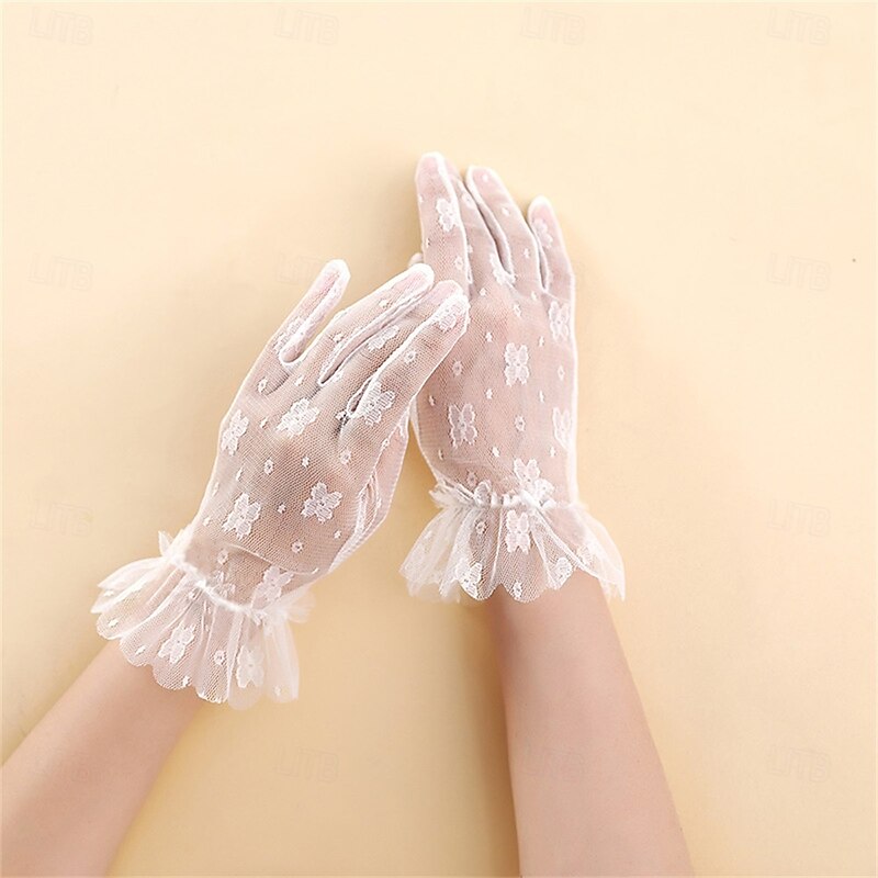 Lace / Tulle Wrist Length Glove Elegant / Stylish / Classic Style With Pure Color Wedding / Party Glove