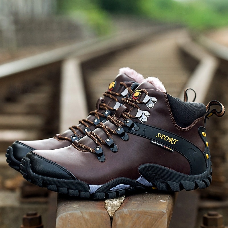 Men's Green Outdoor Hiking Boots with Durable Grip Sole, Waterproof Trail Sneakers for Trekking, Climbing and Mountain Adventures4