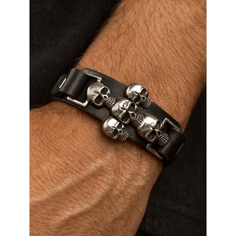 Men's Halloween Skull Bracelet – Gothic Punk Leather Cuff Wristband with Metal Skull Charms for Party, Cosplay and Nightlife