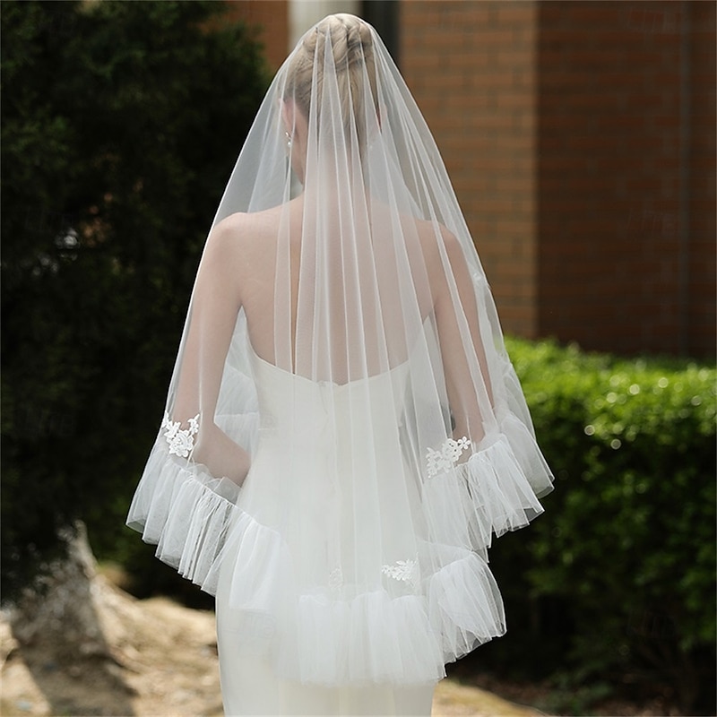 Two-tier Stylish / Artistic Style / Classic Style Wedding Veil Fingertip Veils with Ruffles 59.06 in (150cm) Tulle3