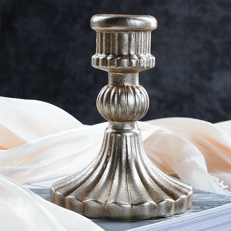 1PC Silver European-style Shell-patterned Decorative Candlestick Resin Material Retro-style Interior Decorative Item Suitable for Decoration in Living Rooms Studies and Other Indoor Scenes