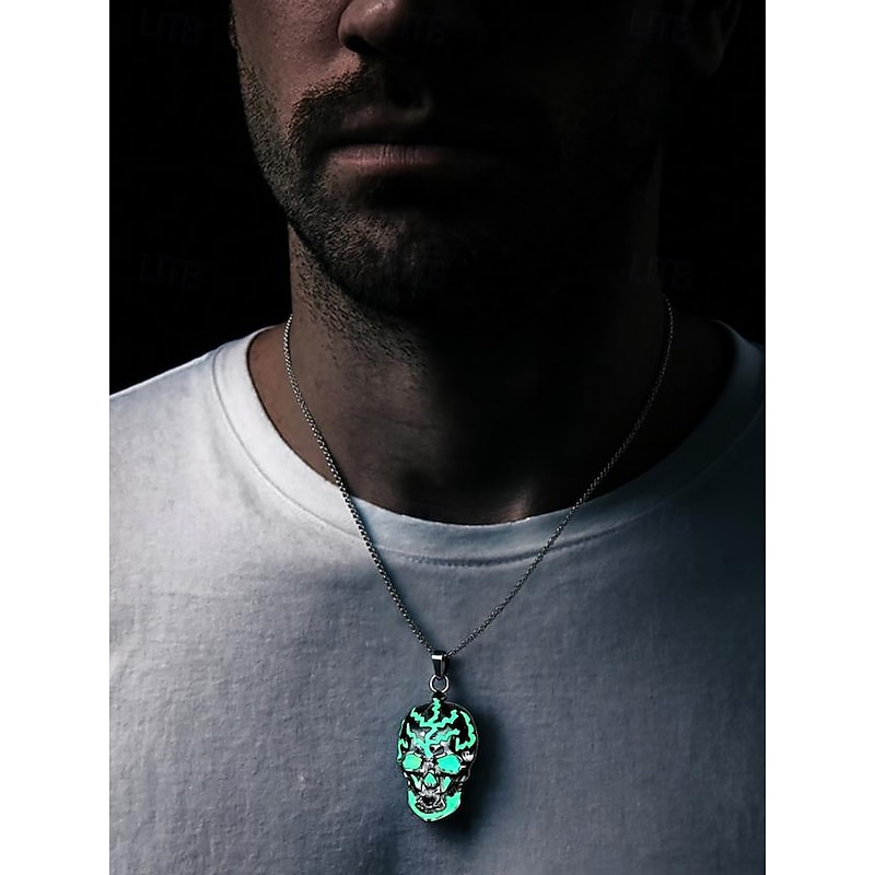 Men's Halloween Glowing Skull Pendant Necklace – Luminous Gothic Punk Jewelry for Cosplay, Costume Party and Nightlife4
