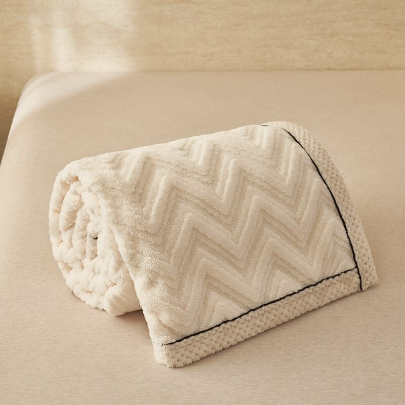 Thick Milk Velvet Blanket, Soft Coral Fleece Throw for Bed, Office Nap, or Cozy Winter Cover2