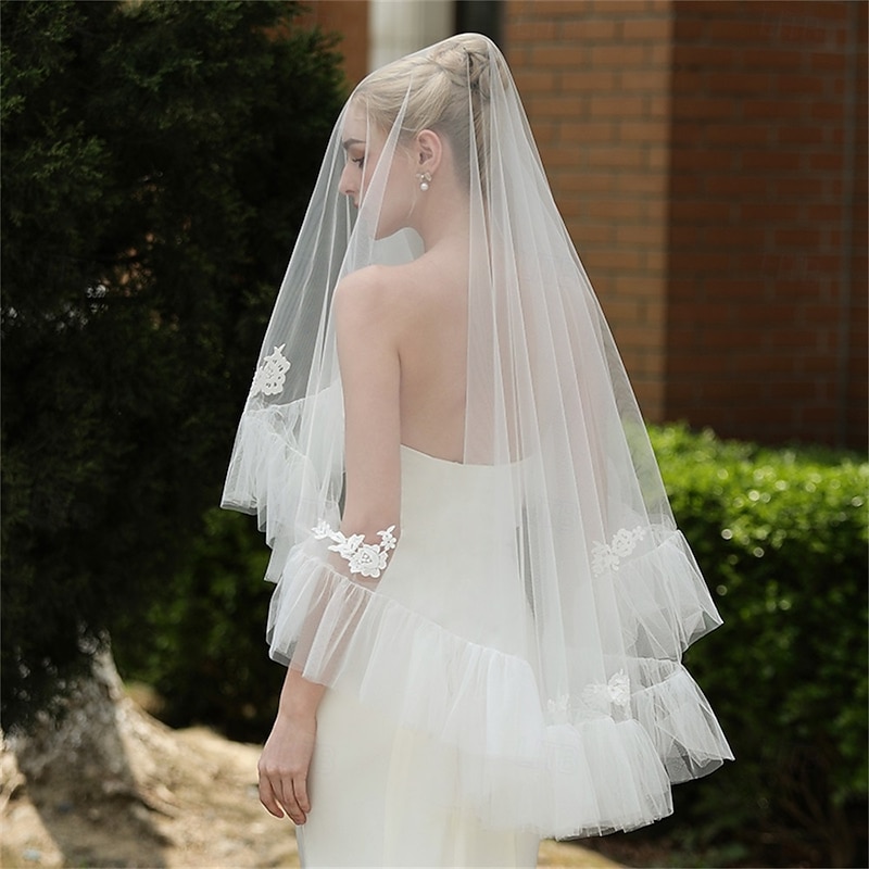 Two-tier Stylish / Artistic Style / Classic Style Wedding Veil Fingertip Veils with Ruffles 59.06 in (150cm) Tulle2