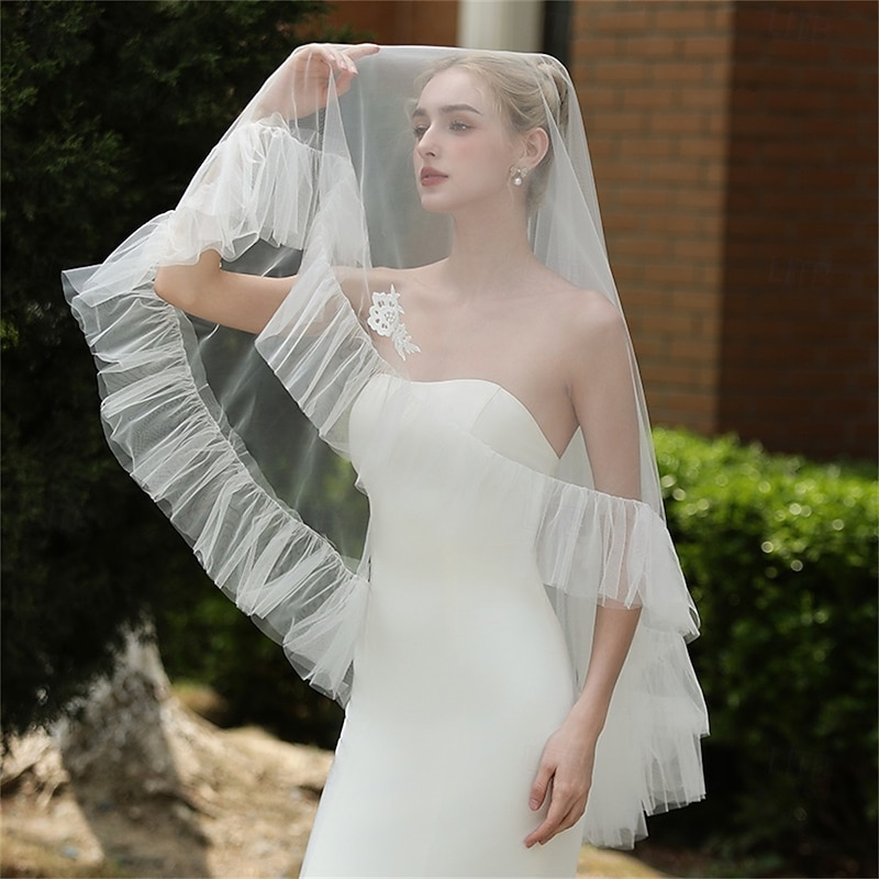 Two-tier Stylish / Artistic Style / Classic Style Wedding Veil Fingertip Veils with Ruffles 59.06 in (150cm) Tulle