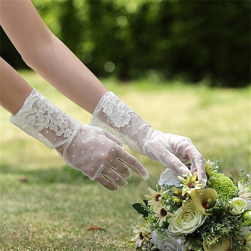 Lace Wrist Length Glove Elegant / Party / Evening / Stylish With Pure Color Wedding / Party Glove3