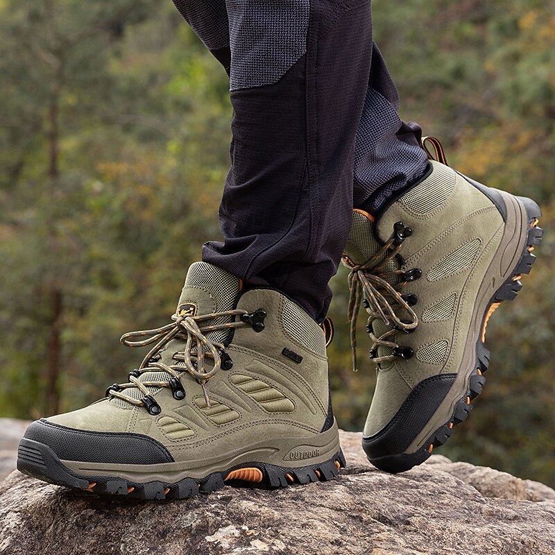 Men's Dark Brown Winter Hiking Boots with Lace-Up Design, Warm Lined Trekking Shoes for Outdoor Sports and Cold Weather Adventures3