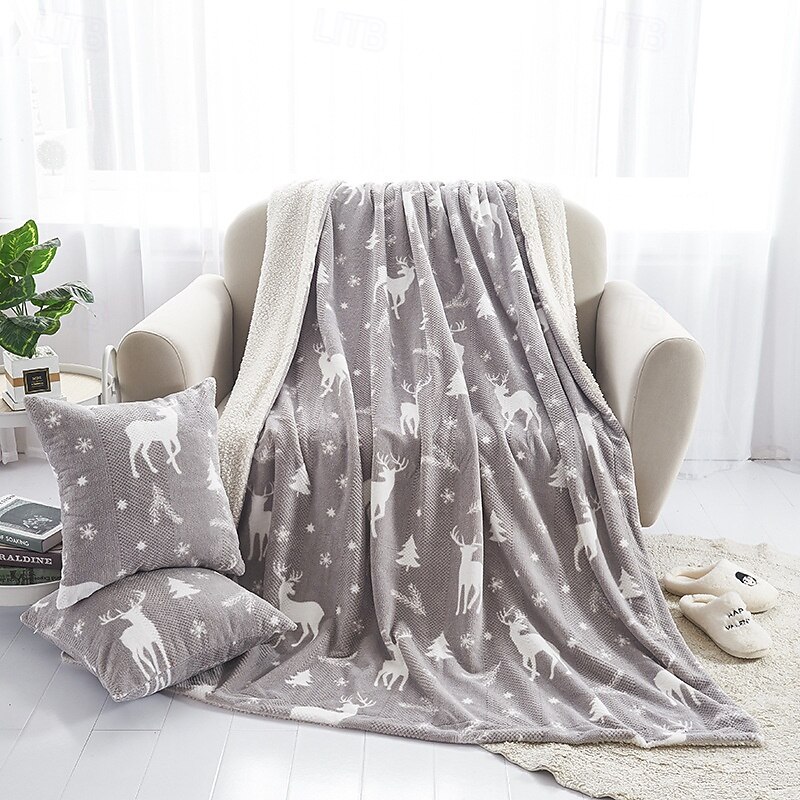 Winter Red Single-Layer Christmas Flannel Blanket, Nap Throw, Halloween and Air-Conditioning Cozy Blanket2