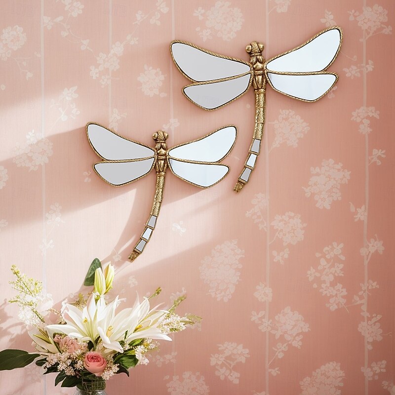 Resin Gold Curved-Tail Dragonfly – Mirror-Finish Insect Wall Decor, Collectible for Insect Enthusiasts, Creative Home, Party, and Furniture Ornament