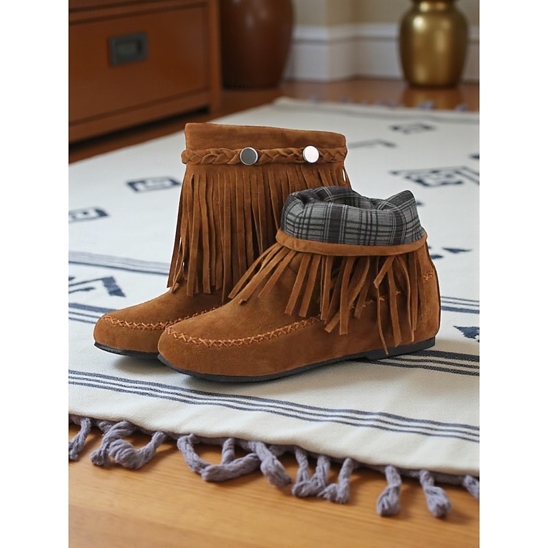 Women's Bohemian Fringe Moccasin Boots Soft Suede Flat Ankle Shoes with Retro Detailing for Casual Outfits and Everyday Wear2