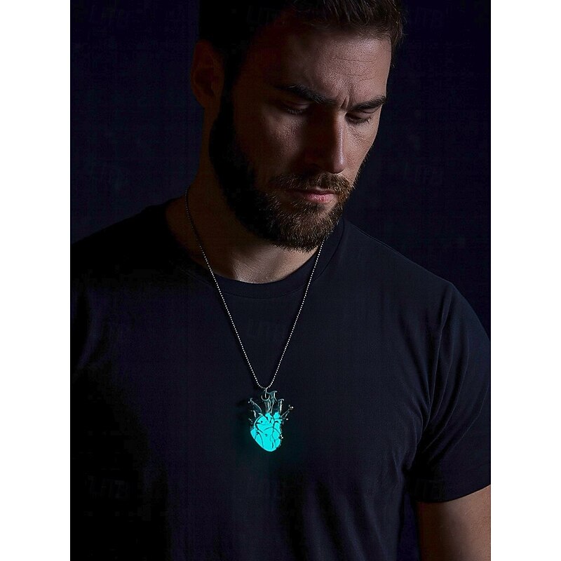 Men's Halloween Glowing Heart Pendant Necklace – Luminous Gothic Punk Alloy Jewelry for Parties, Cosplay and Night Events2