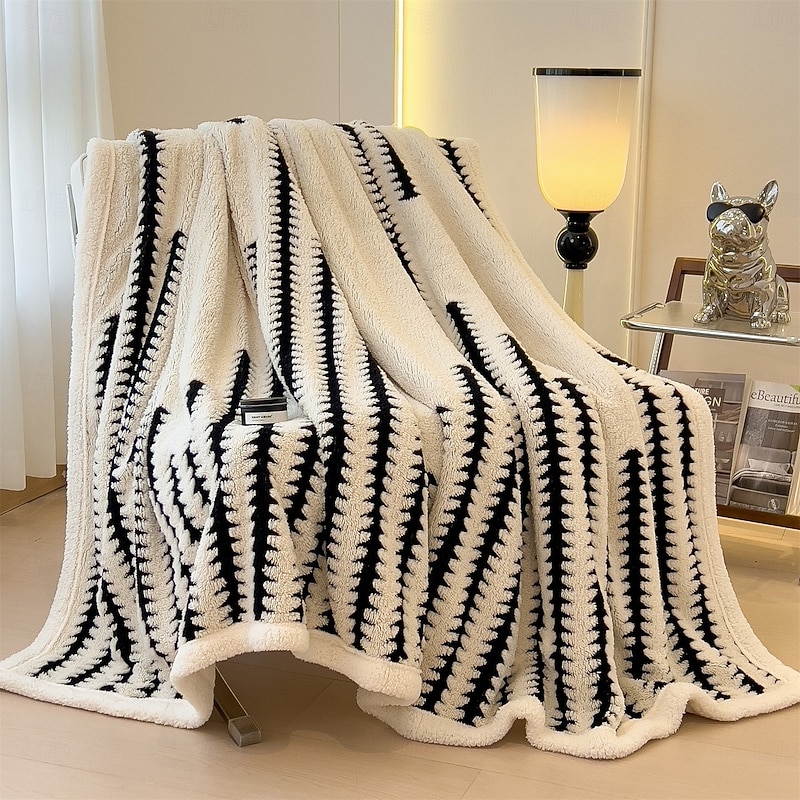 Luxury Thick Plush Throw Blanket, Winter Warm Soft Flannel Blanket, Cozy Fleece Sofa Blanket, Bed Blanket for Nap, Living Room, and Bedroom Decoration
