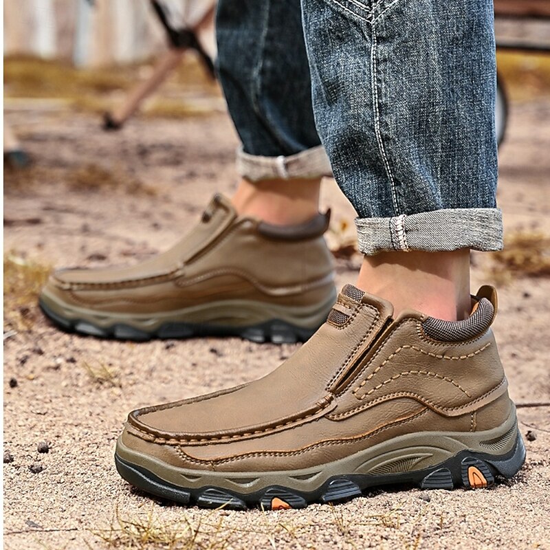 Men's Slip-On Loafers with Cushioned Insole and Non-Slip Sole, Outdoor Casual Walking Shoes for Everyday Wear