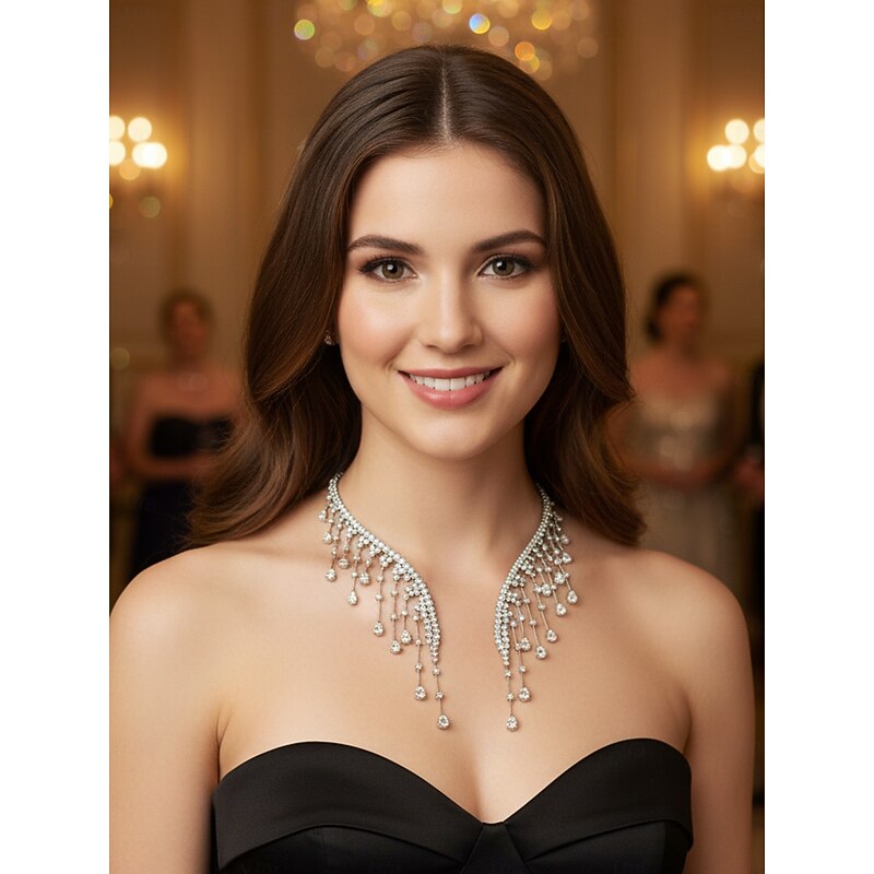 Women's Gold Rhinestone Statement Necklace, Elegant Crystal Drop Choker Jewelry for Evening Gala, Wedding & Party Outfits2