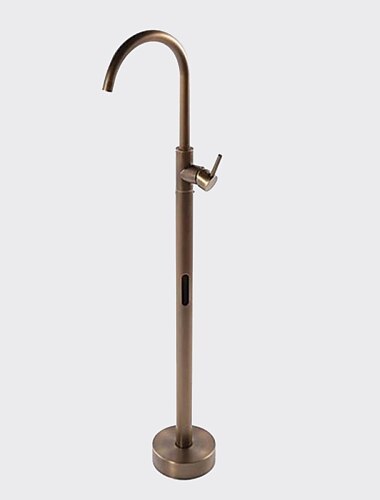  Badewannenarmatur aus antikem Messing, freistehend, 360-Grad-Schwenkauslauf, bodenmontierte Badewannen-Duschfüller-Mischbatterien, freistehende Vintage-Badewanne mit Löwenfüßen und Warm- und Kaltwasserschlauch