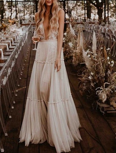  Beach Sexy Boho Wedding Dresses A-Line V Neck Sleeveless Floor Length Tulle Bridal Gowns With Appliques 2024