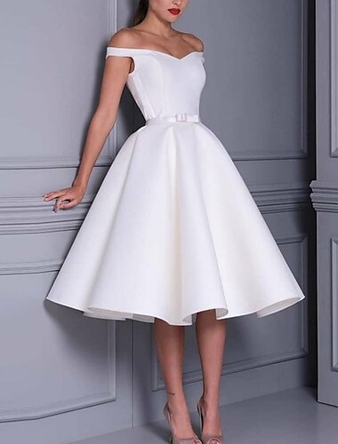  Robe cocktail A-Line Robes des années 1950 Invité de mariage Remise de diplôme Longueur thé Sans manches Off-épaule Réception de mariage Automne Satin avec nœud(s) élégant(s) Couleur pure 2025